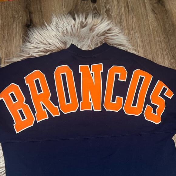 Fantastic NFL Denver Broncos Pro line women’s blue sweater - Picture 4 of 8